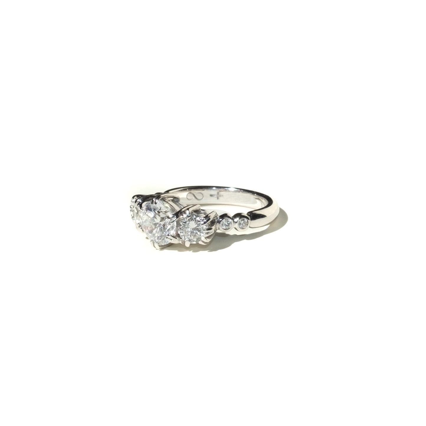 Anillo de compromiso - Trío de Diamantes