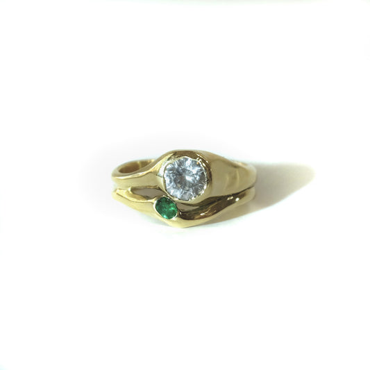 Anillo Irregular Doble - Zafiro Blanco y Esmeralda