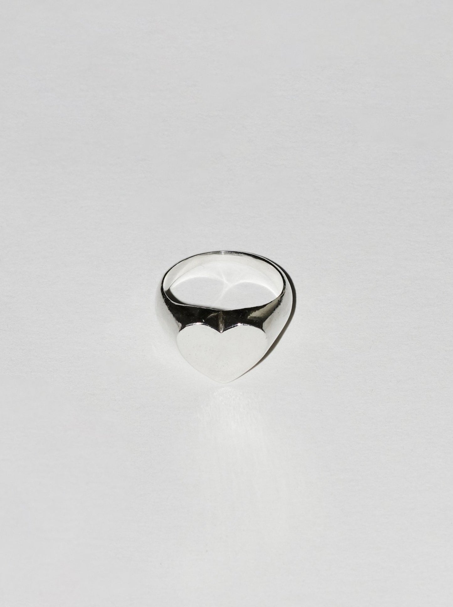 CORAZÓN SIGNET RING