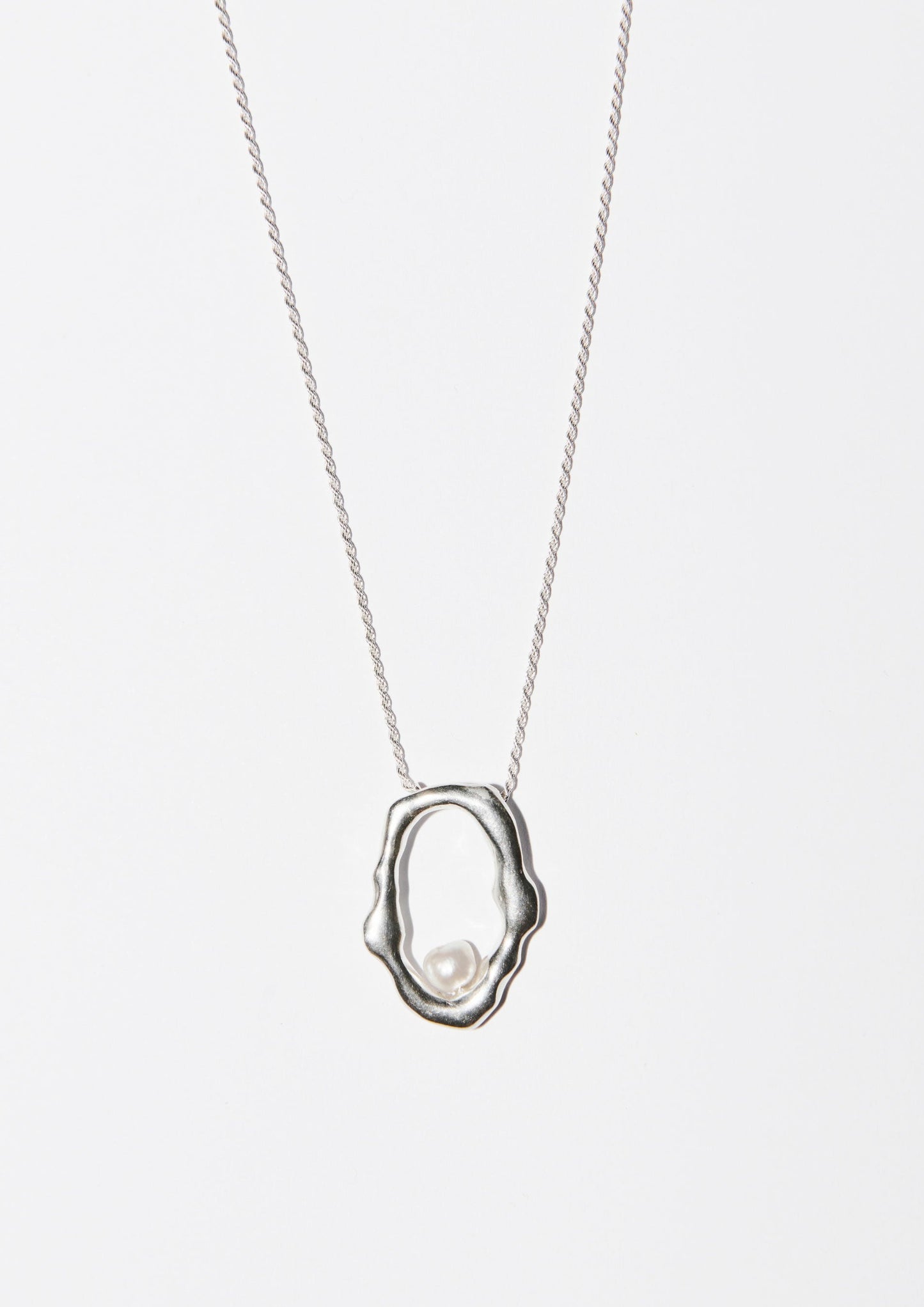 OYSTER PENDANT